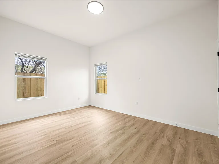 9709 Pelsey St #B — Photo 10
