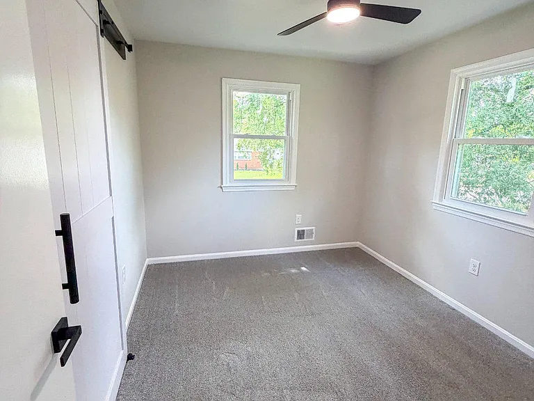8830 W Fort Foote Ter — Photo 11