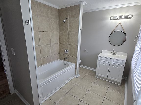 Ensuite Master Bathroom