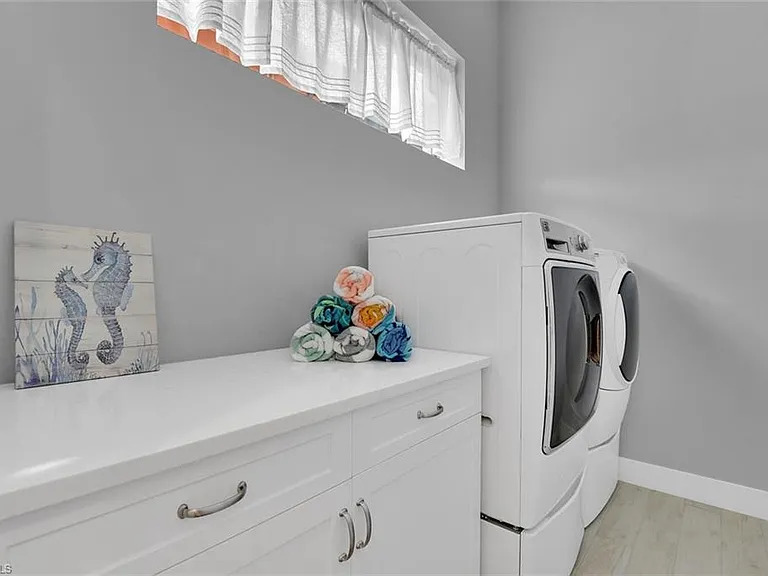 1621 Begonia Ct — Photo 44