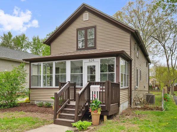 624 Grand Ave, Aurora, IL 60506