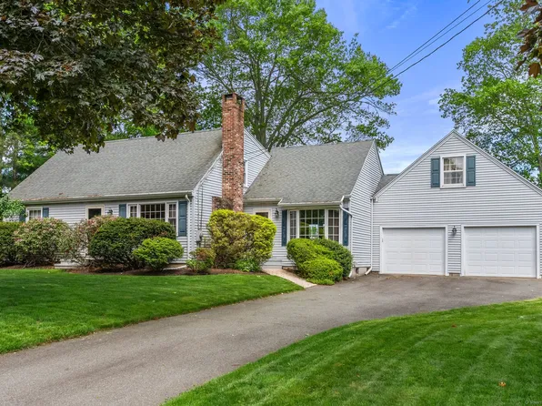 19 Edgewood Street, Cromwell, CT 06416