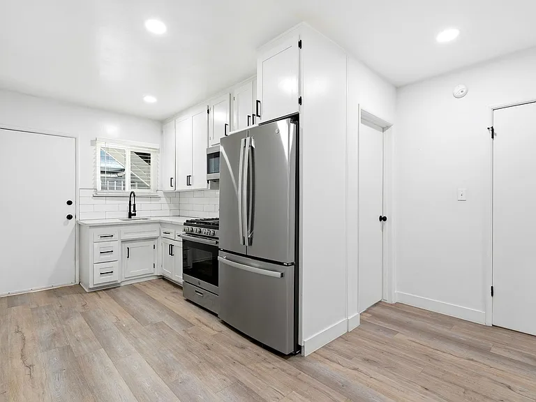 14535 1/2 Dickens St #1/2 — Photo 5