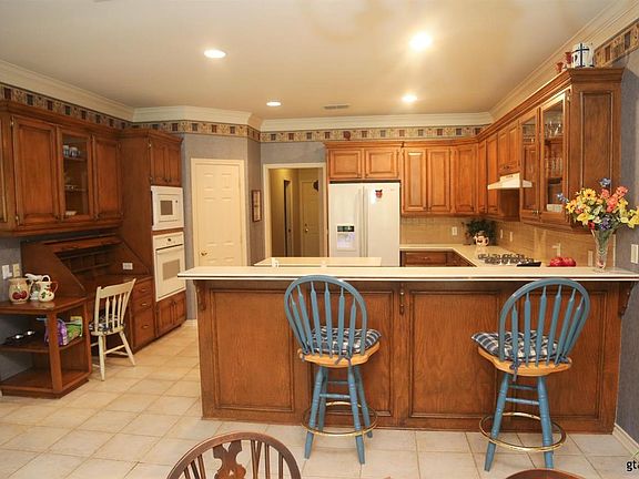 4th image of 1120 Ashwood Dr