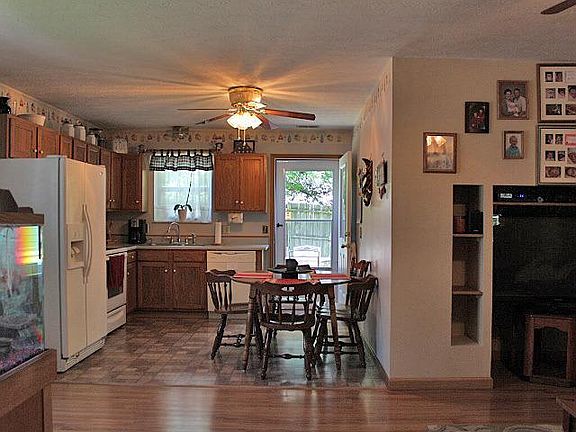 2nd image of 11944 5th Ave