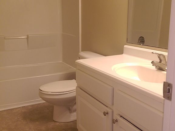 3rd image of 315 S Amsterdam Ct