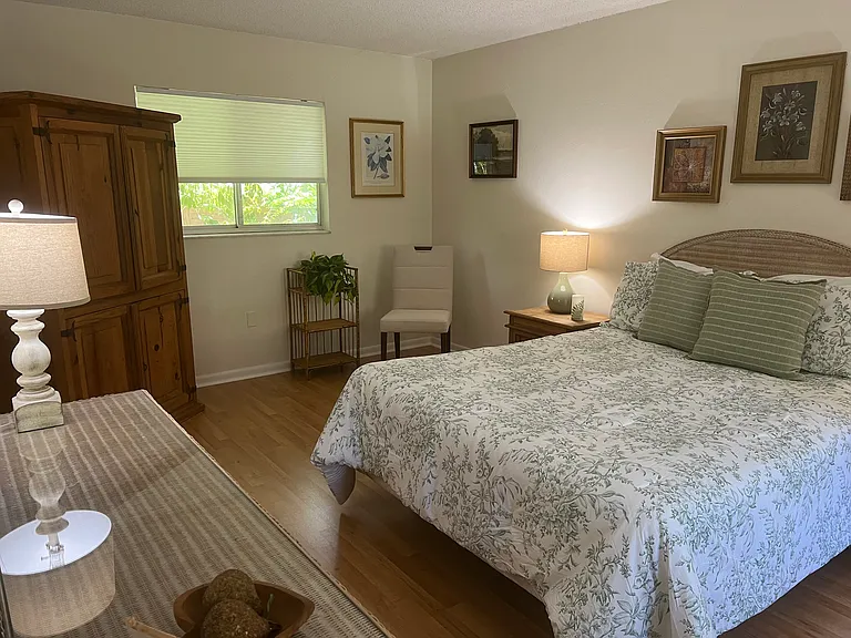 2216 Hibiscus St — Photo 32