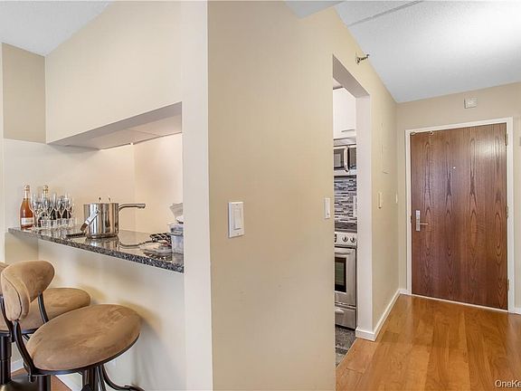 2nd image of 4 Martine Ave APT 809
