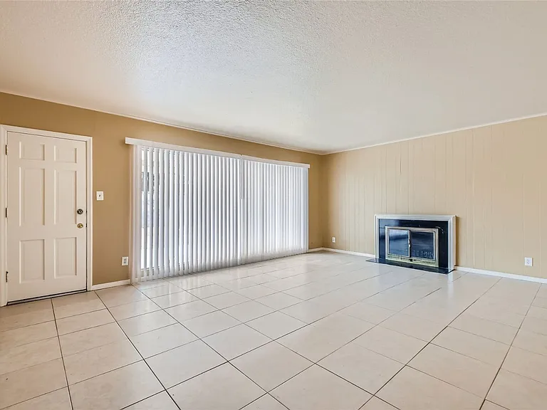 1132 Pahor Dr — Photo 2