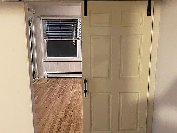 4th image of 13 Stanford Ct W