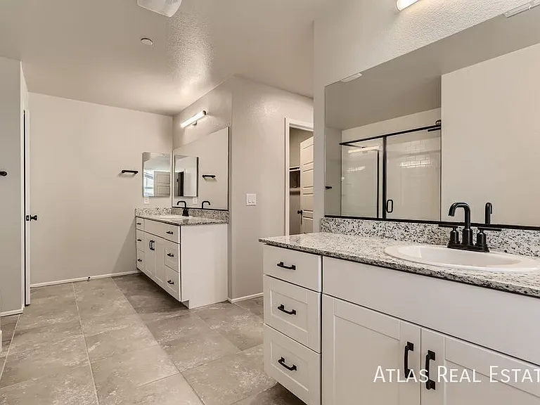 4479 Sapphire Moon Ave — Photo 17