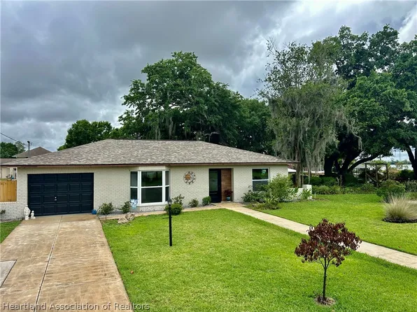 136 Forever Ave, Lake Placid, FL 33852