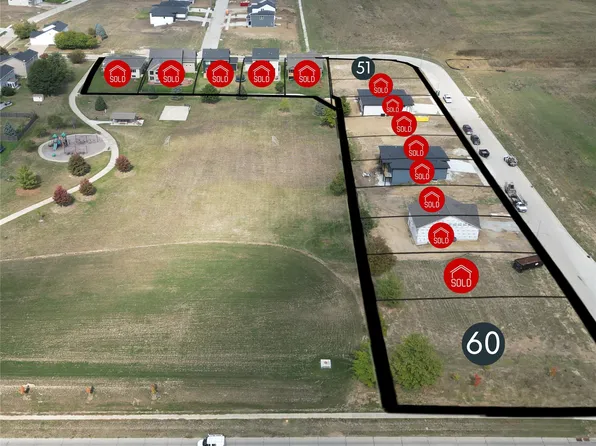 51 88th St, Urbandale, IA 50322