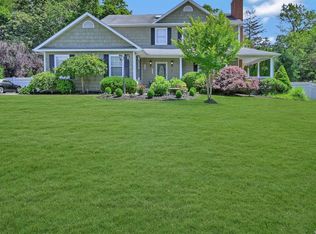 3 Muellers Ln, Yaphank, NY 11980