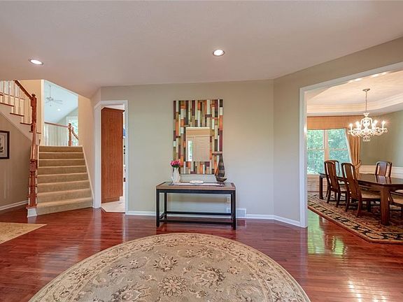 3rd image of 9730 Weathertop Ln