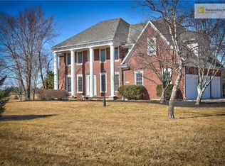 9770 Bur Oak Cir, De Soto, KS 66018