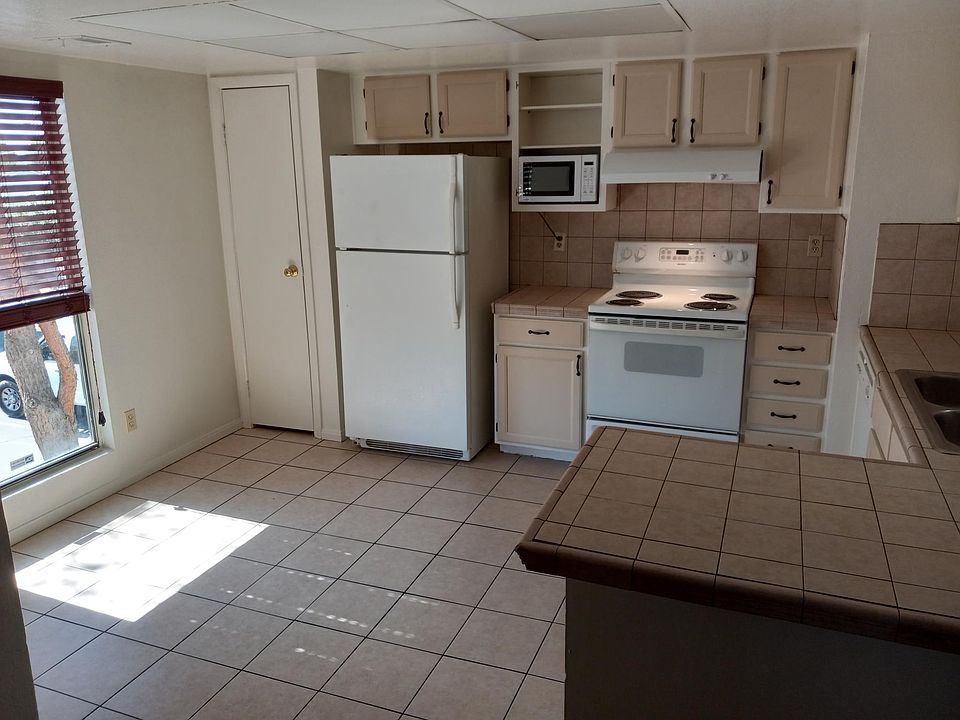 1st image of 2941 Country Manor Ln APT 135