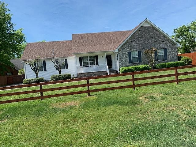Front view of the home....