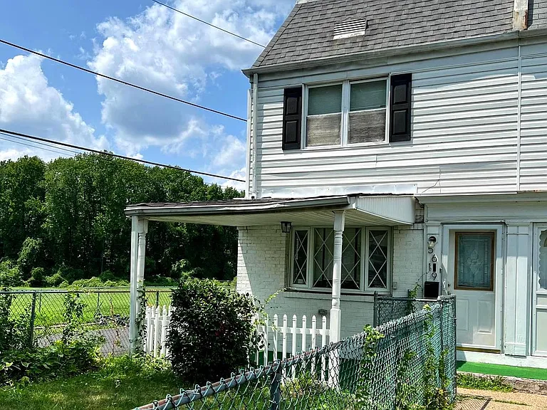 5619 Mitchell Rd — Photo 2