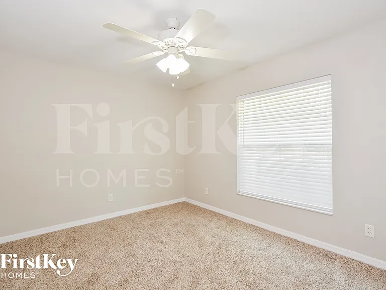 207 Shannon Ln — Photo 11