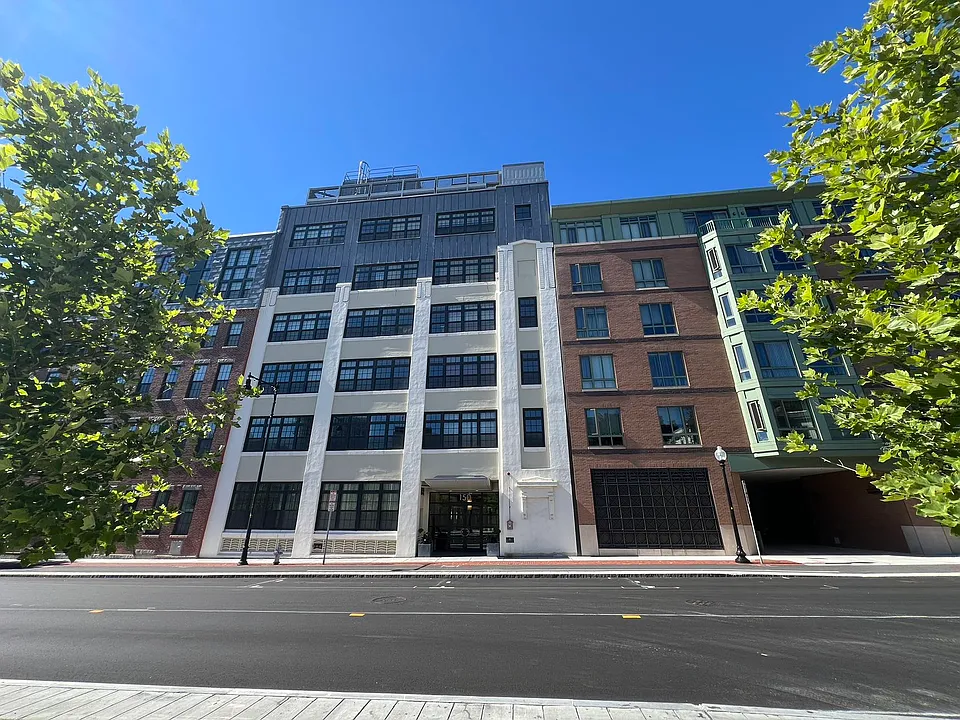 150 Cambridge St #211