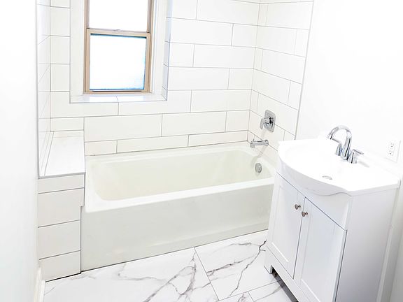 2nd image of 3007 Grand Ave #5