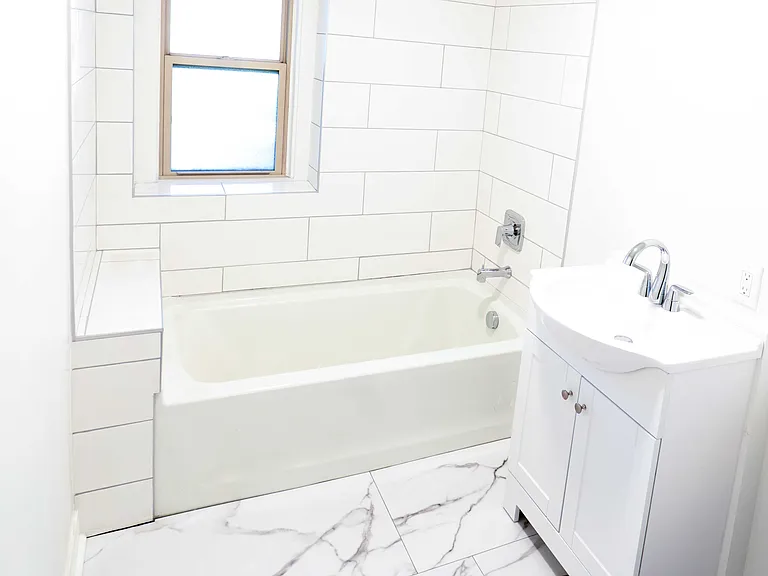 3007 Grand Ave #5 — Photo 1