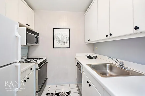 Rented by Keller Williams NYC | media 17