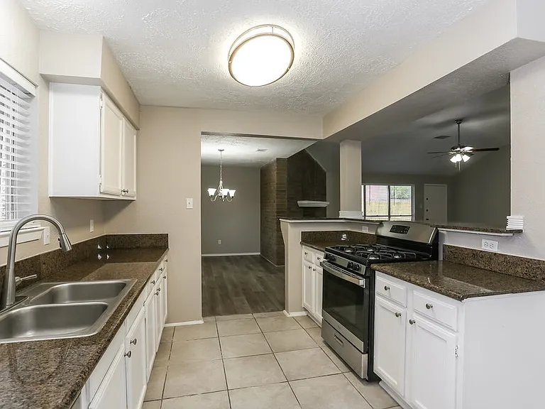 4218 Mohawk St — Photo 10