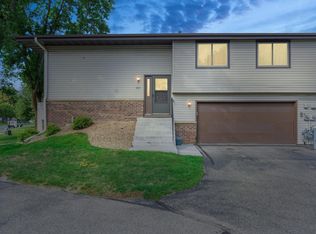 683 E 143rd St, Burnsville, MN 55337