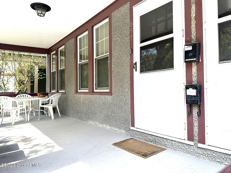 3rd image of 655-657 Hudson Avenue