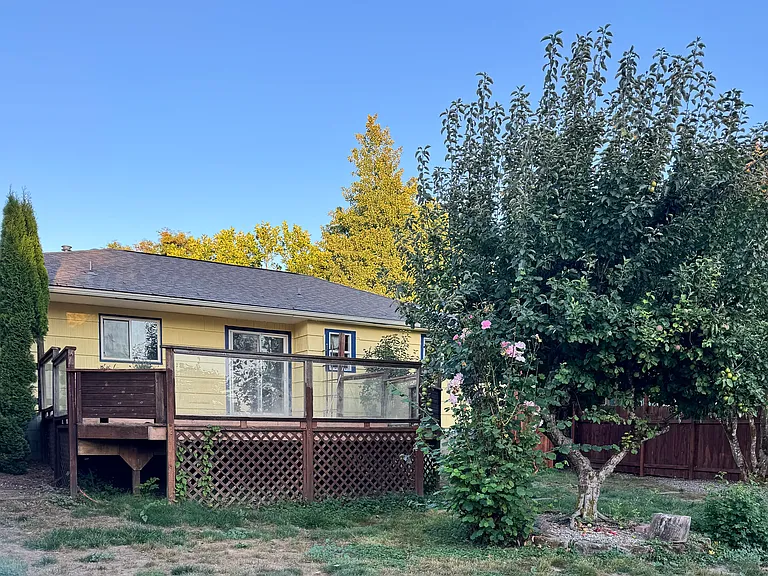 306 35th Ave NE — Photo 9