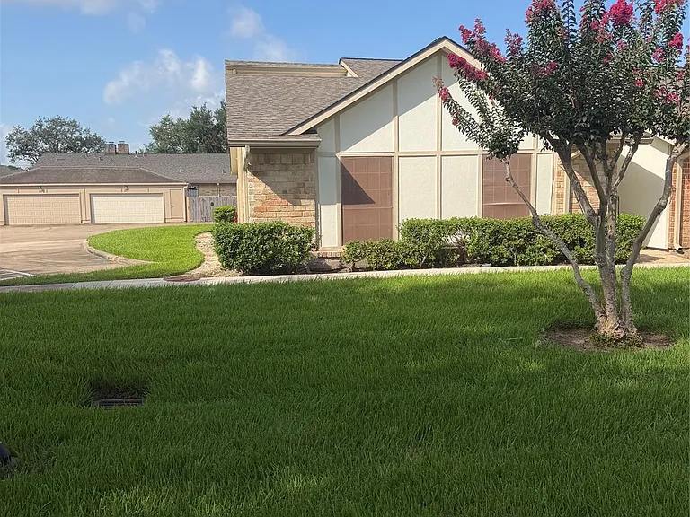 36 Pinehurst Ln — Photo 2