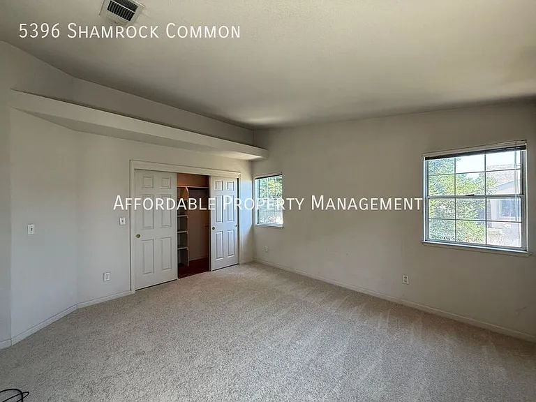 5396 Shamrock Cmn — Photo 17