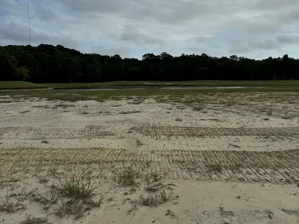 128 Golden Bear Cir, Cape Charles, VA 23310