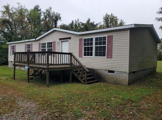 194 Old School St, Weems, VA 22576