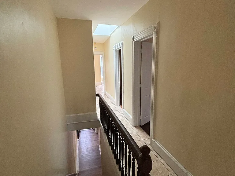 244 6th Ave W #A — Photo 7