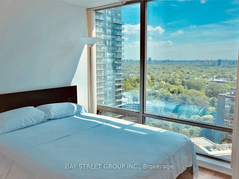 18 Yorkville Ave #2301 — Photo 4