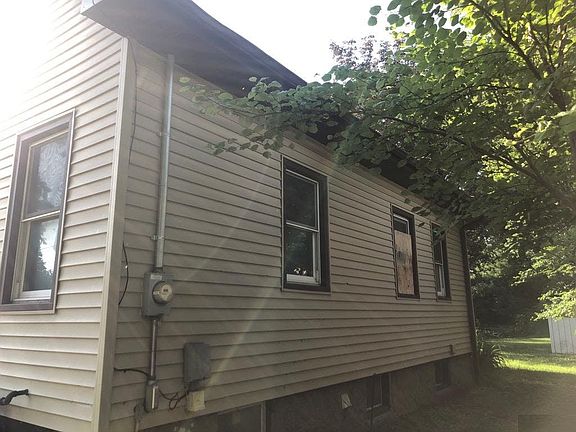 3rd image of 513 W Wellington St