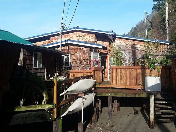 3rd image of 20 N Salmon Bch