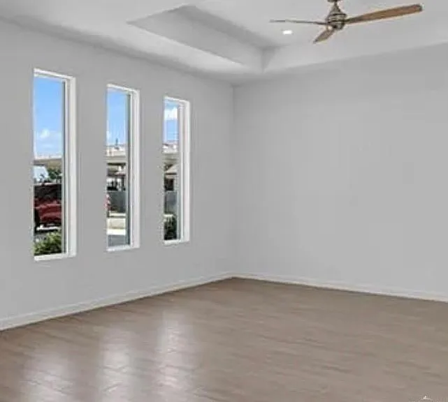 1404 Lore Dr #4 — Photo 3