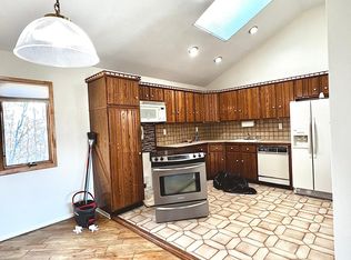 25 Knickerbocker Rd S FLOOR 2, Plainview, NY 11803