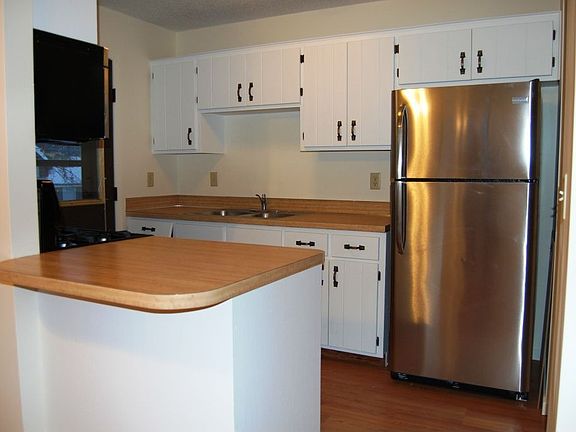2nd image of 1574 Sloan St