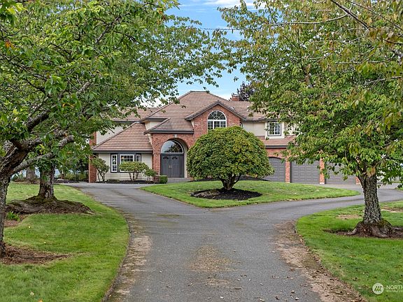 3rd image of 7604 83rd Avenue NE
