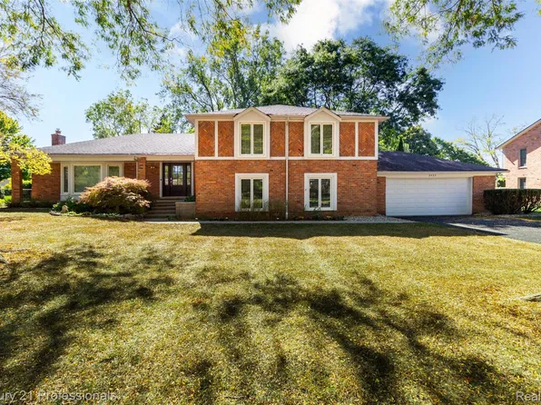 2433 Wickfield Rd, West Bloomfield, MI 48323