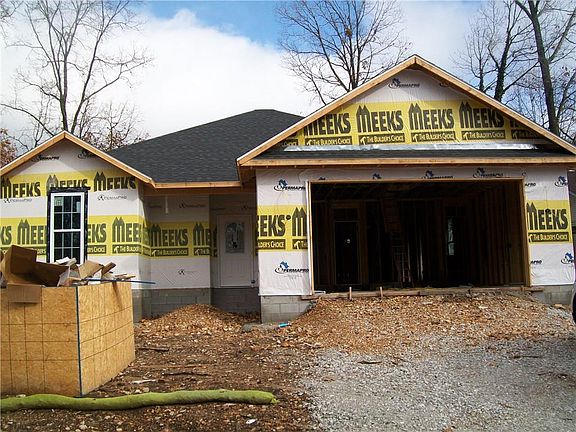 2nd image of 4 Ventnor Cir