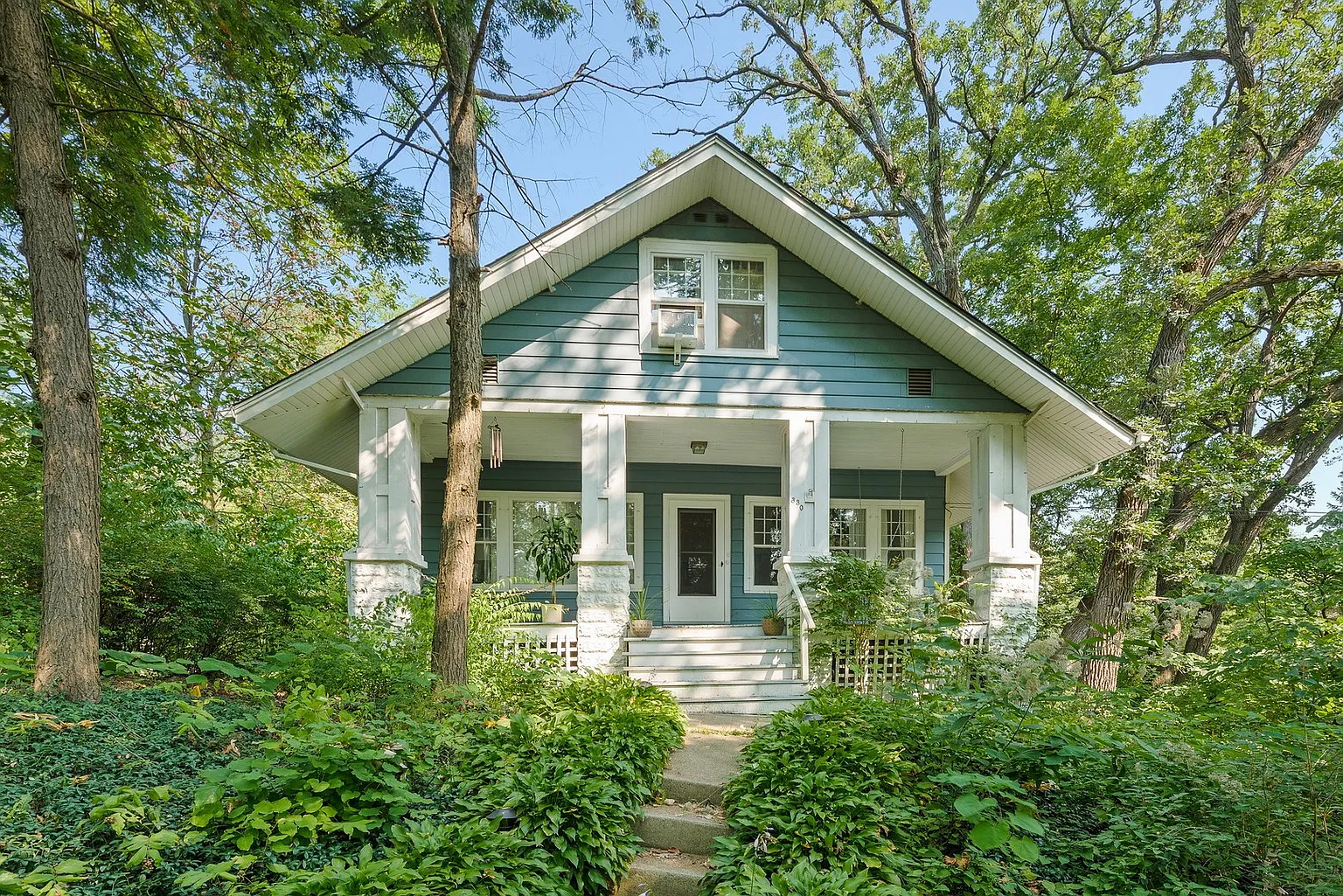 330 W Grove St photo 1