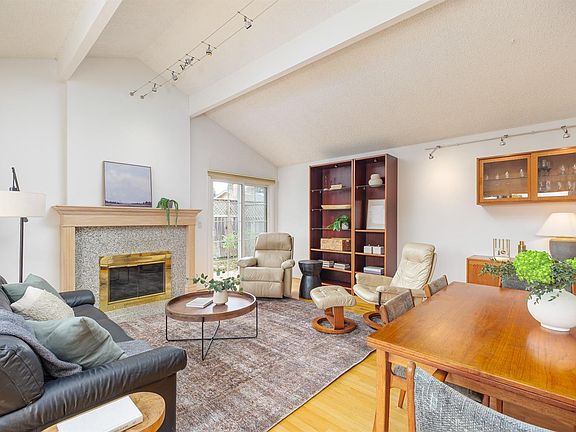 2nd image of 15 Mendocino Lane