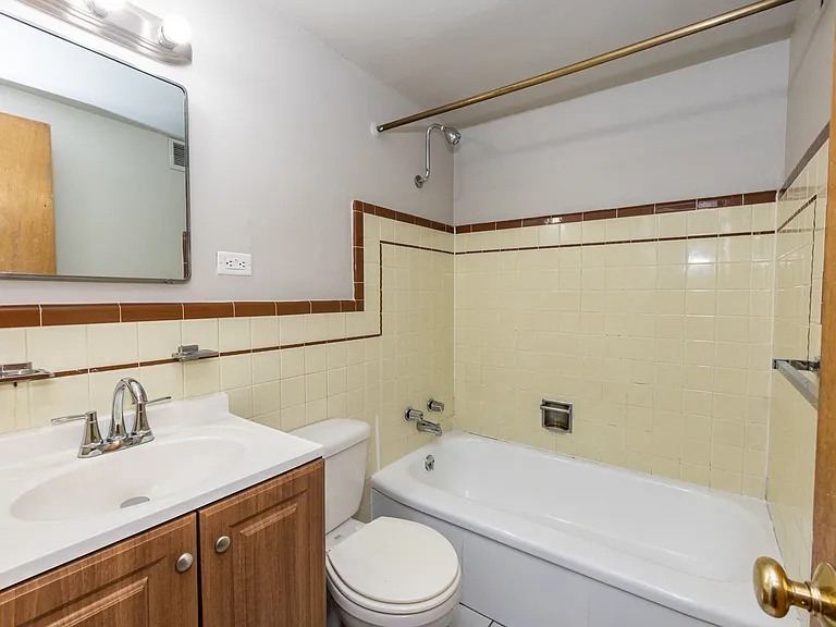 Belmore Apartments — Photo 58