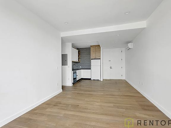 3rd image of 1875 Atlantic Ave #601
